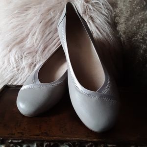 Vionic "Caroll" Ballet Flat Sz.5 LtGray Lthr NWOT
